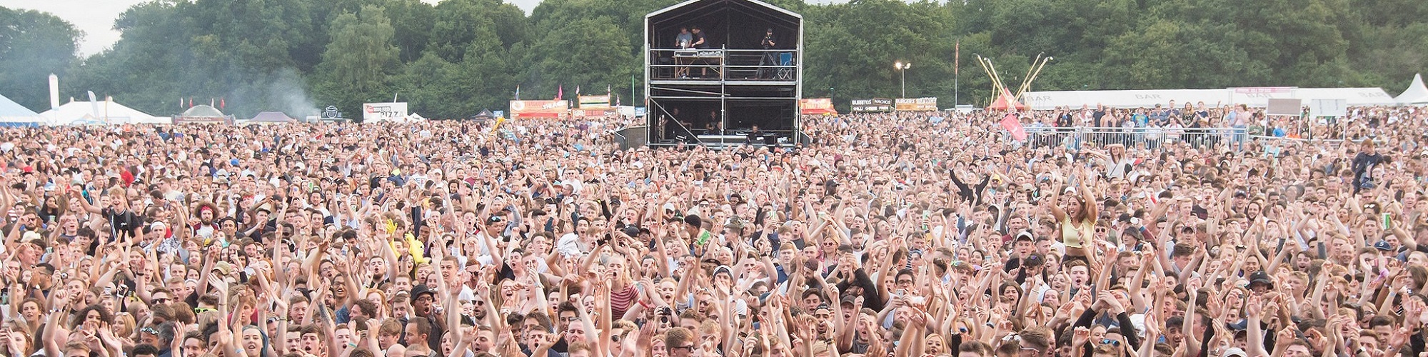 A picture of the crowd from the main stage